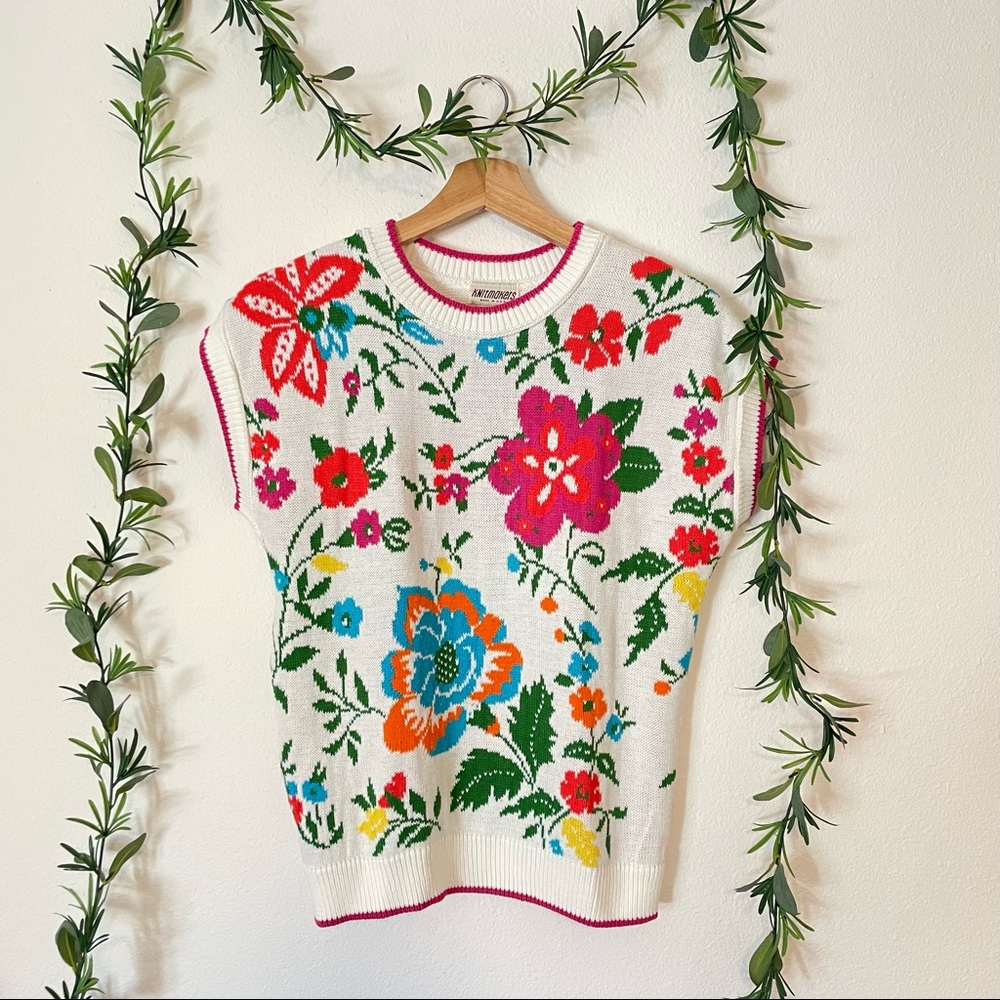 Vintage GORGEOUS Knit Floral Multicolored Sweater Vest